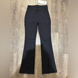 Alo Yoga Airbrush High-waist 7/8 Flutter Legging. NWT. Black Size M.